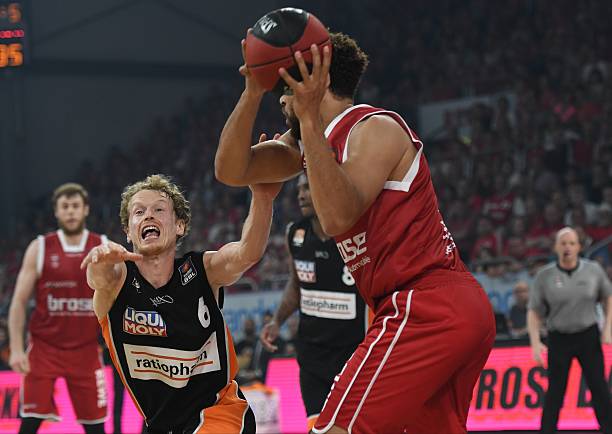 定性上显著 定性上显著