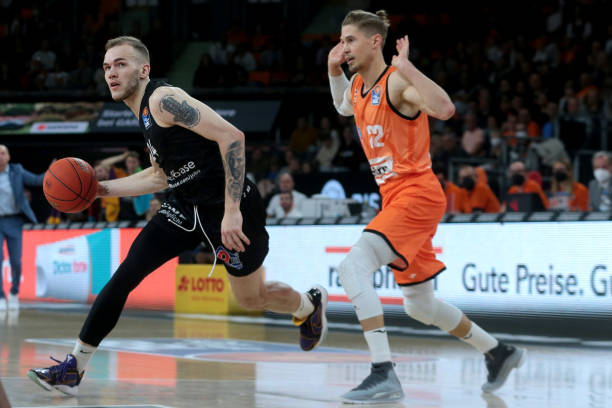 条通向胜利 条通向胜利