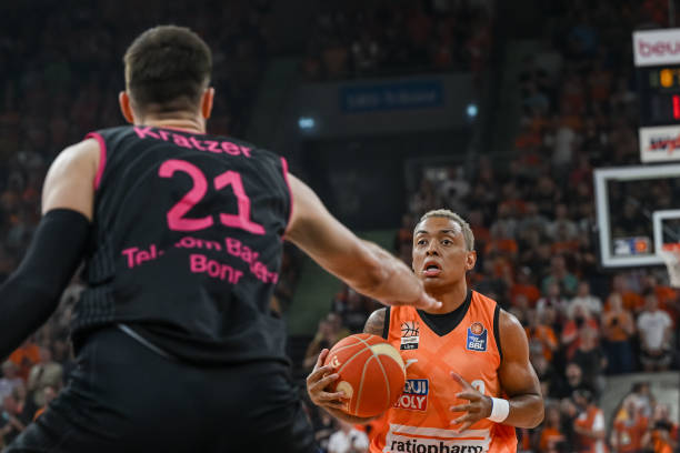 不仅是一个 不仅是一个